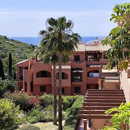 Penthouse Paradiso: 2Br Oasis In Casares Del Sol Luaran gambar