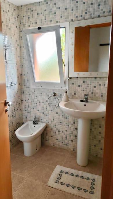 Penthouse Paradiso: 2Br Oasis In Casares Del Sol Luaran gambar