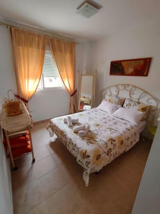 Penthouse Paradiso: 2Br Oasis In Casares Del Sol Luaran gambar