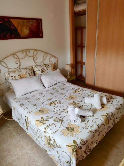 Penthouse Paradiso: 2Br Oasis In Casares Del Sol Luaran gambar